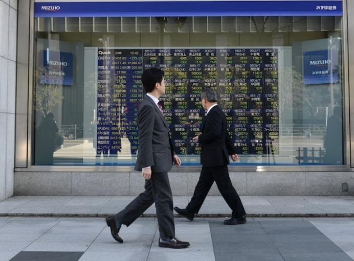 Japan’s Nikkei Climbs Nearly 1% as Nasdaq Hits Record High Amid Big Tech Surge