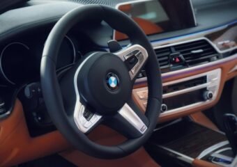 2025 BMW i4 interior dashboard