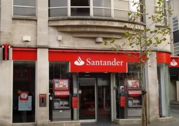 Santander UK Freezes Pay, Cuts Jobs as Internal Upheaval Sparks Staff Discontent