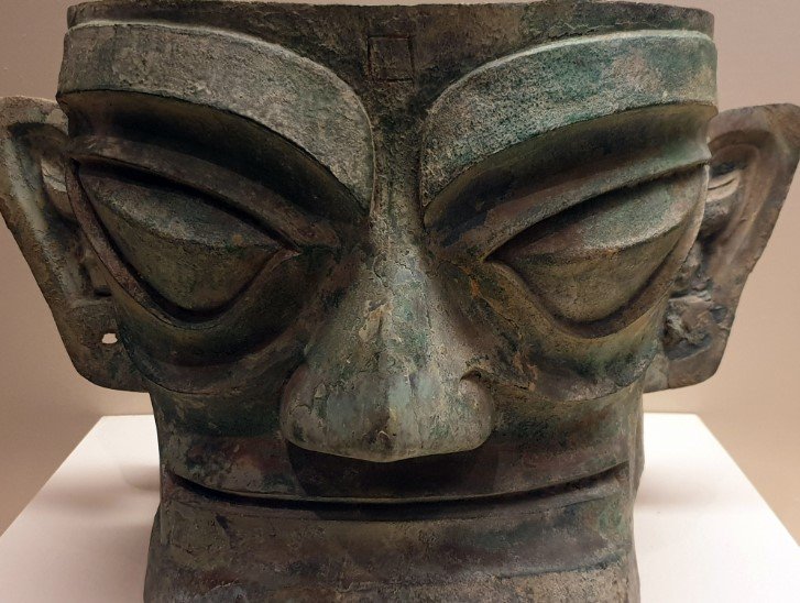Sanxingdui Museum bronze mask digital exhibition