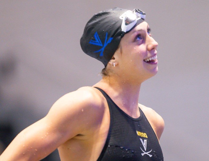 Gretchen Walsh swimming