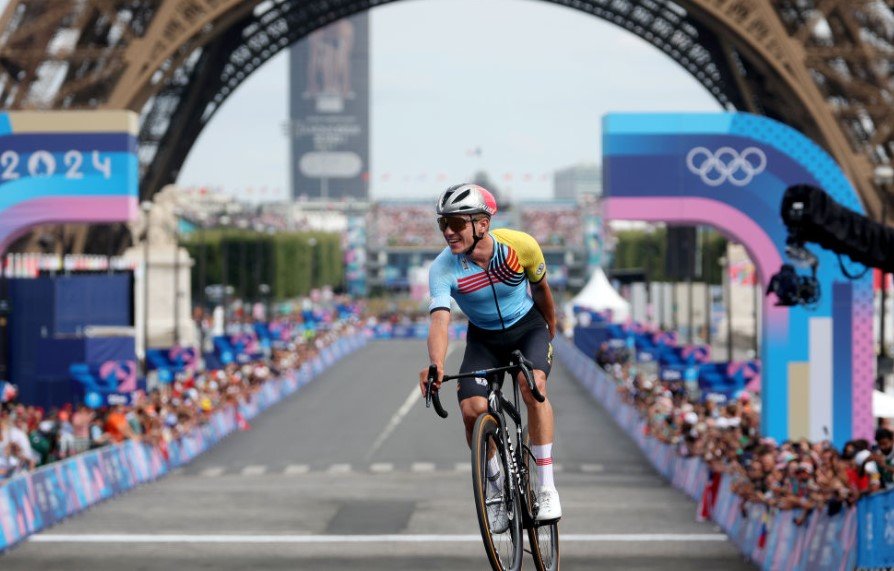 Remco Evenepoel Paris 2024 Olympic road race finish