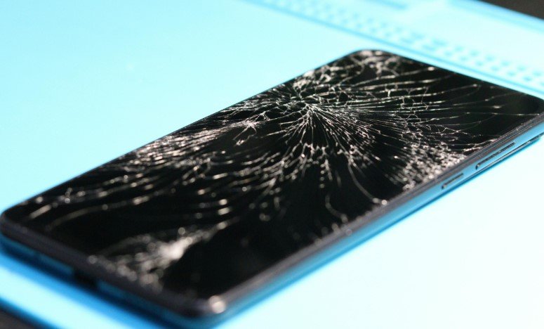 broken smartphone screen