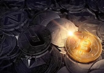 coinbase-slams-banks-crypto