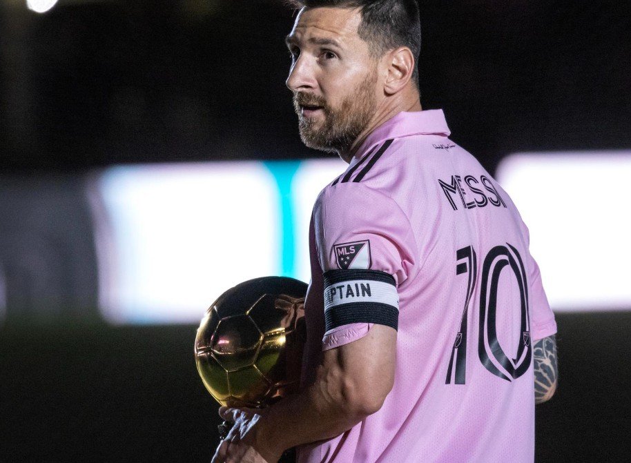 Lionel Messi Kolkata football crowd