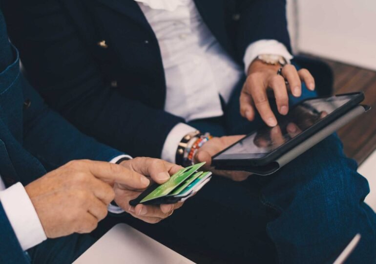 Digital Banking Merges with Traditional Finance for Investor Wins