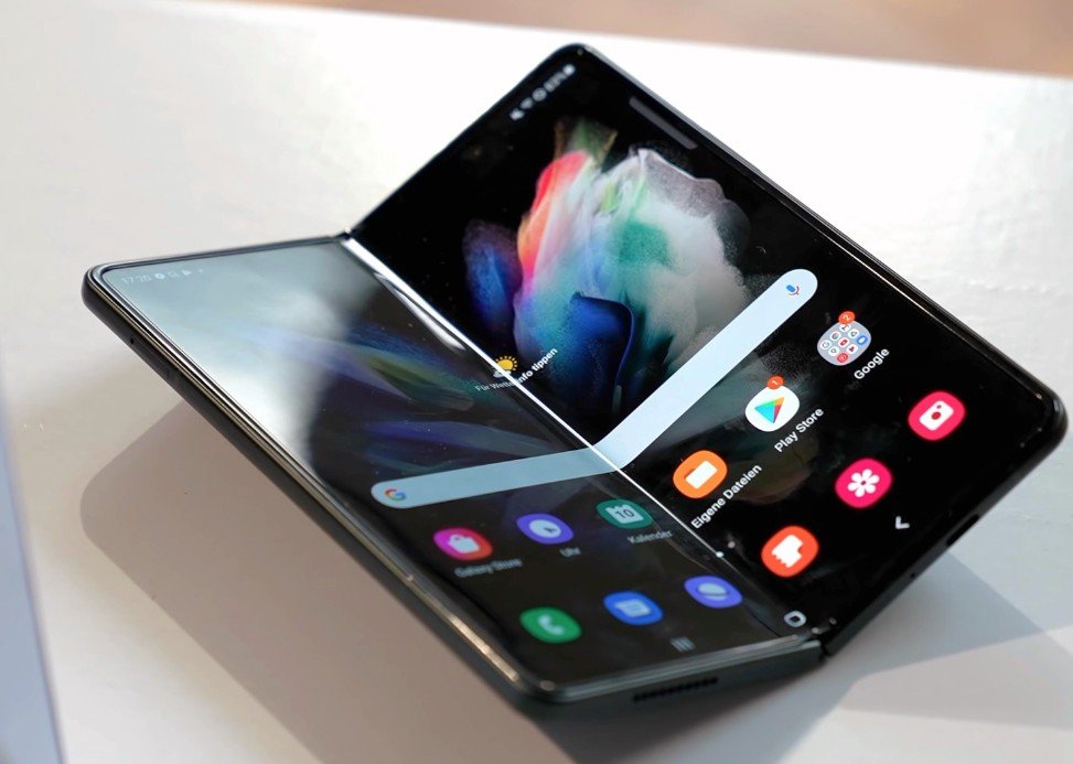 samsung foldable phone