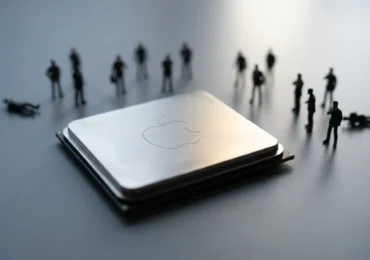 How Apple Is Dodging Big Tech’s 142,000-Job Layoff Wave