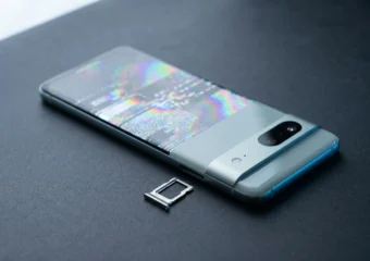 Google Pixel 10 problems with eSIM and screen still unfixed in 2026.