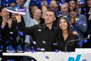 Utah Couple Turns Fridge Magnets Into $2 Billion E-Commerce Stake