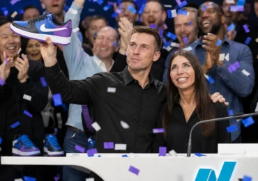 Utah Couple Turns Fridge Magnets Into $2 Billion E-Commerce Stake